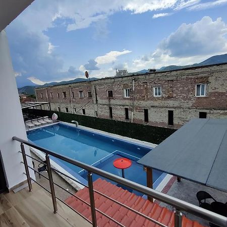 Unique Otel Gramsh Dış mekan fotoğraf